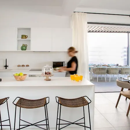 Willa Chris Le Mare Gold Luxury