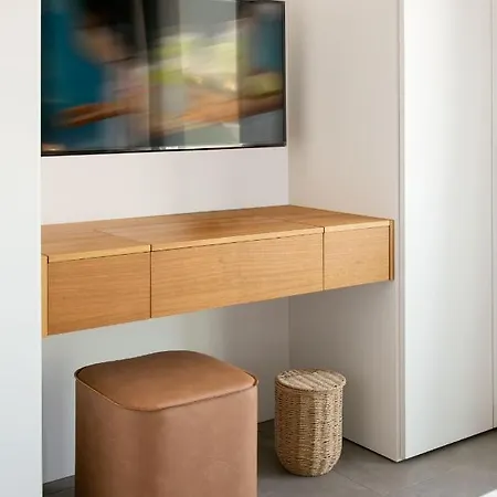 Chris Le Mare Gold Luxury Willa