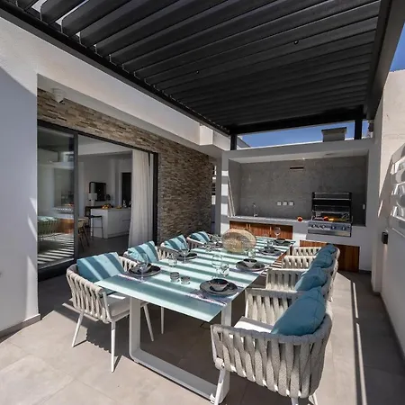 Villa Chris Le Mare Gold Luxury Protarász