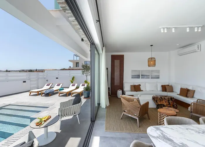 Chris Le Mare Gold Luxury * Protaras