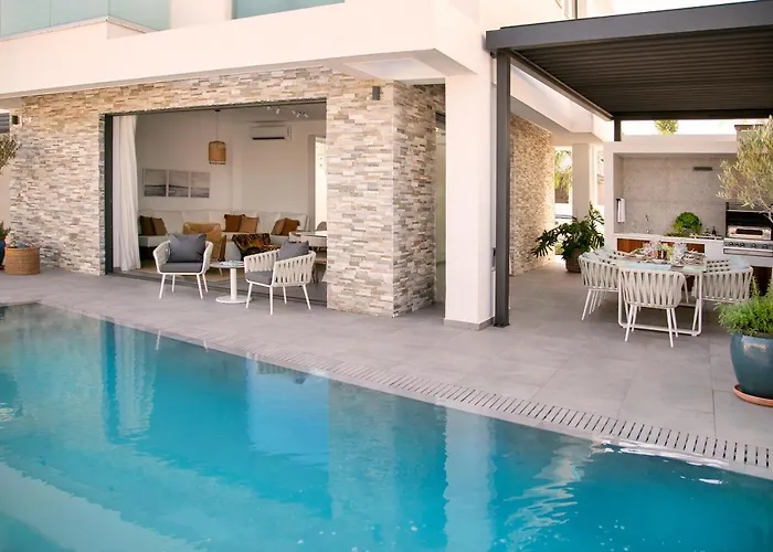 Chris Le Mare Gold Luxury Villa