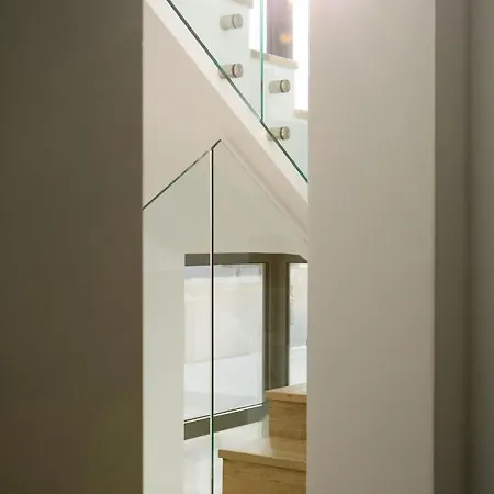 فيلة Chris Le Mare Gold Luxury بروتاراس