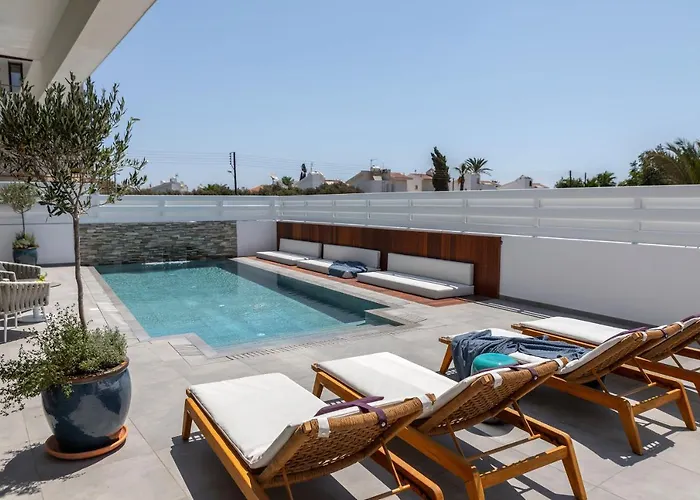 Chris Le Mare Gold Luxury